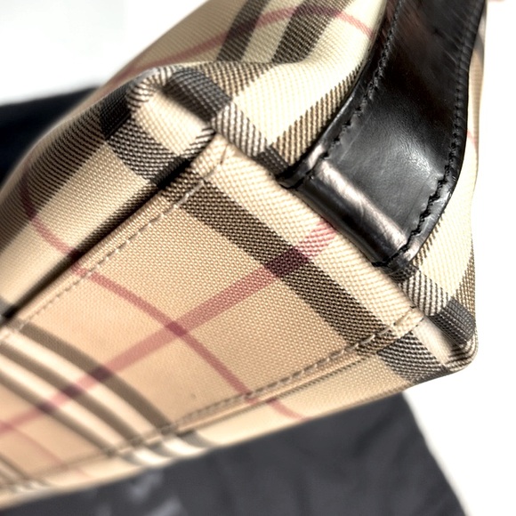 AUTHENTIC BURBERRY NOVA CHECK MEDIUM SHOULDER
HANDBAG - T-02-2 - Picture 12 of 17